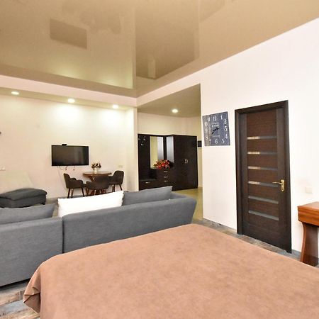 Yars Apartments Erivan Exterior foto